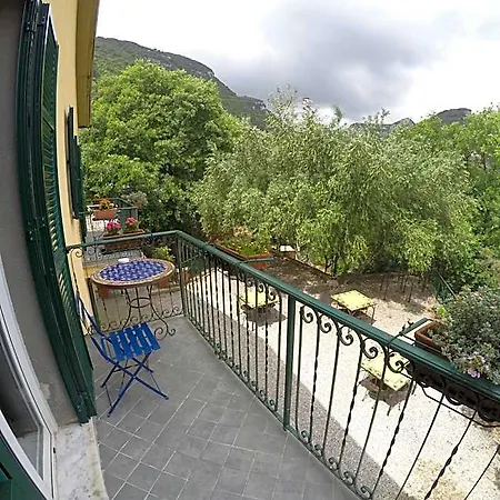 Maison d'hôtes Ai Cinque Campanili Finale Ligure