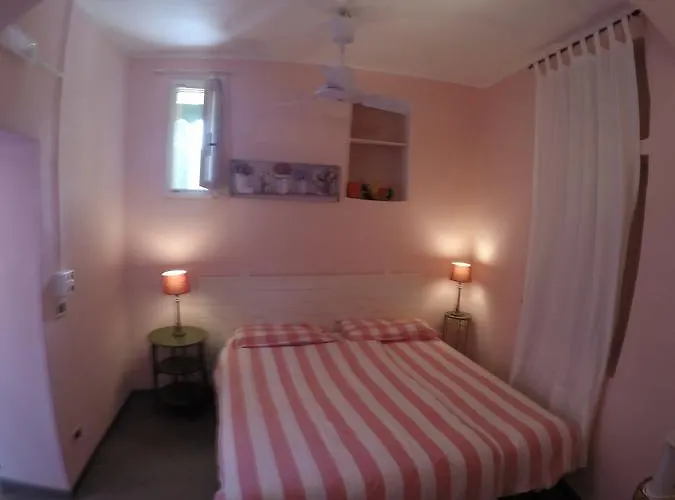 Ai Cinque Campanili בית הארחה